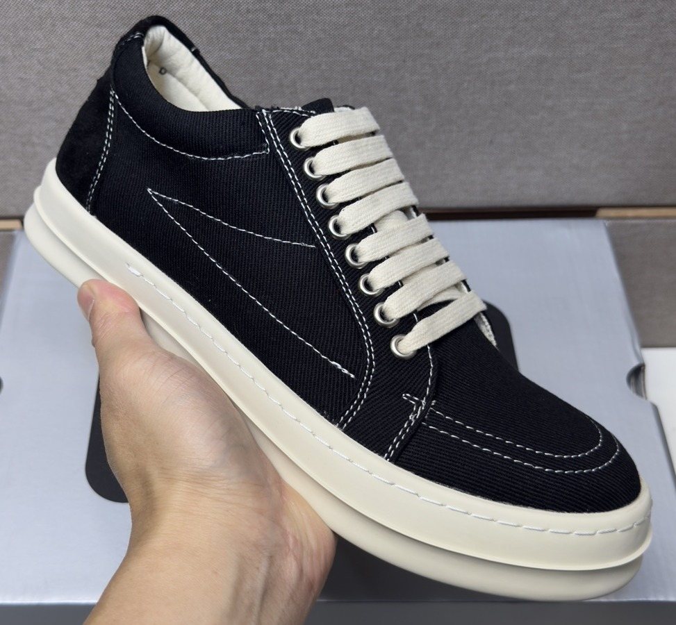 Converse Black Contrast Stitch Low-Top Sneakers — front