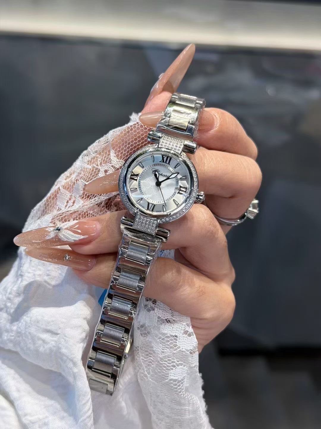 Chopard White Dial Crystal-Set Watch — hero